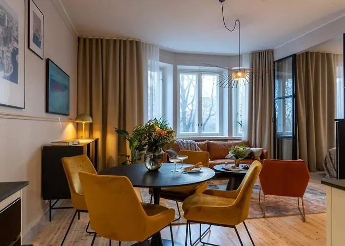 Luxury Getaway - One-Bedroom Suite W Fireplace
