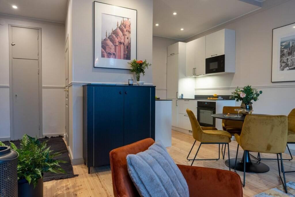 Luxury Getaway - One-bedroom W Fireplace * Helsingfors